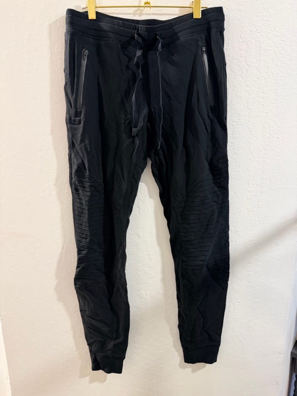 ALO Yoga Black Ribbed Knee Zip Joggers